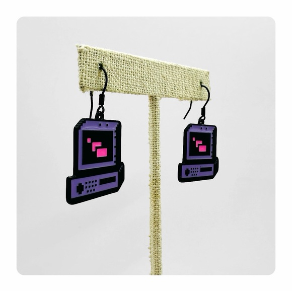 ★ NWT Spirit Computer Dangling Earrings - Purple/Black ★ - Picture 10 of 16